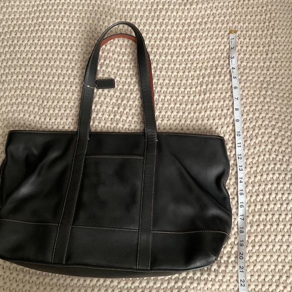 Coach - Picture 4 of 6